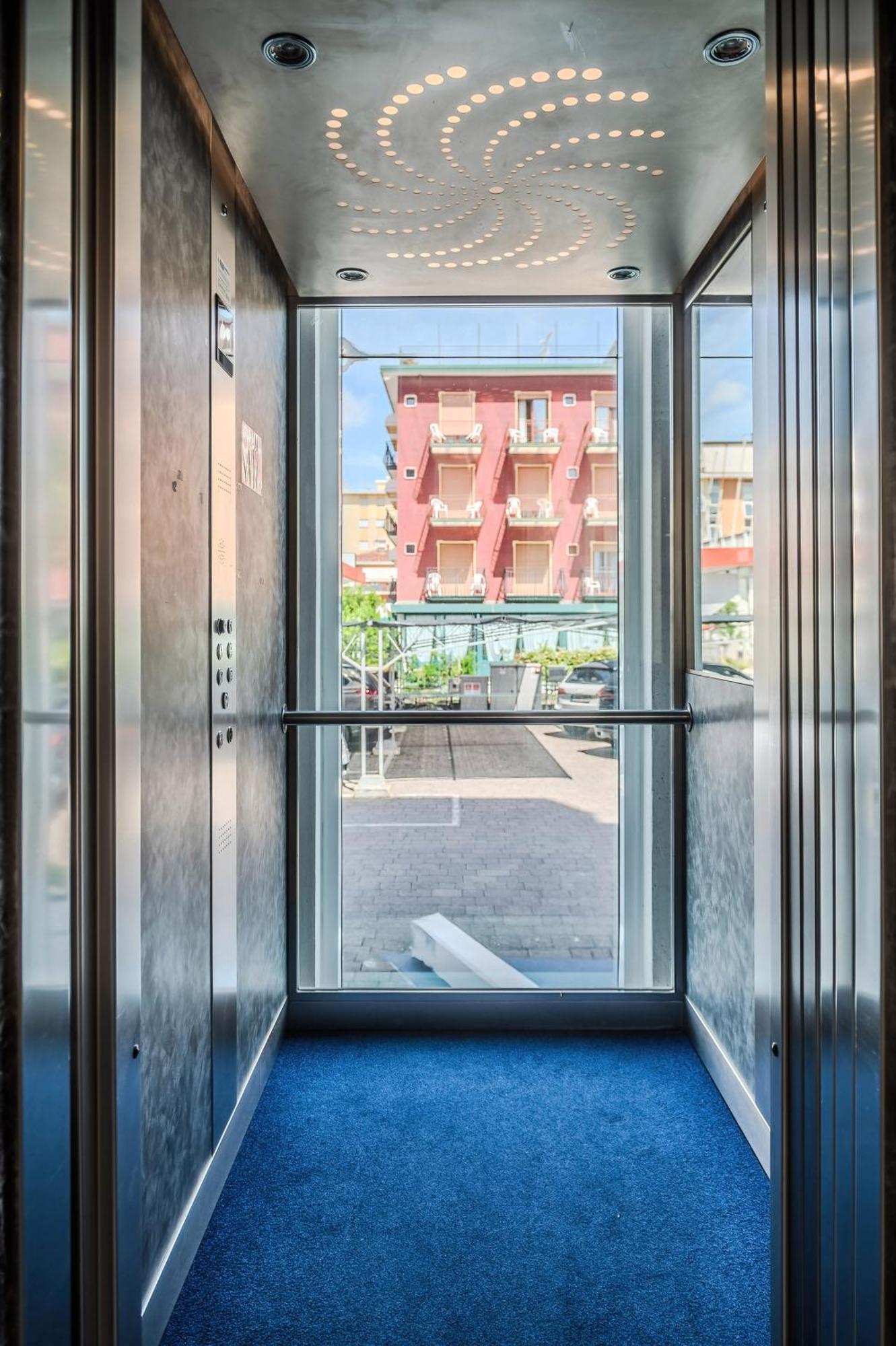 Hotel Orizzonte リド・ディ・イエゾロ エクステリア 写真